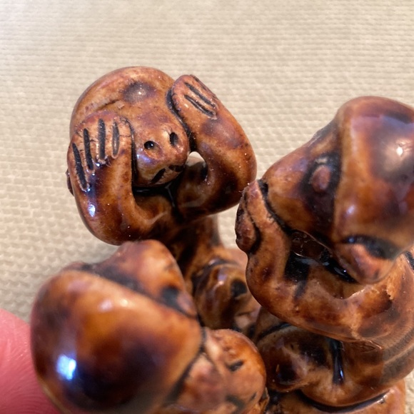 3 wise monkeys, glazed clay sculpture, see no evil, hear no evil, speak no evil - Picture 3 of 10